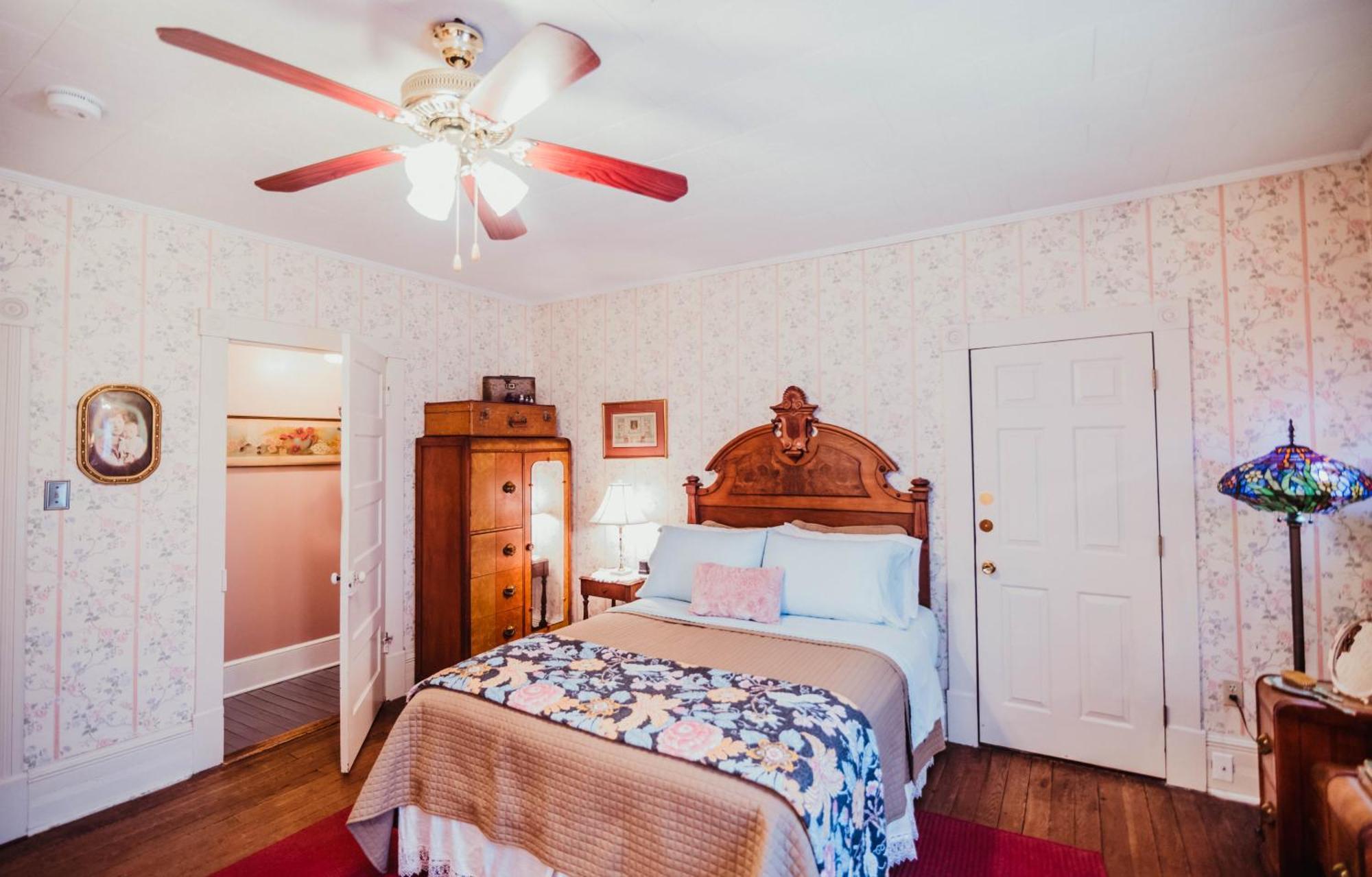 The Claiborne Bed And Breakfast Rocky Mount Exterior foto